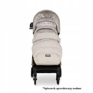 Wozek-Spacerowy-Cosatto-Woosh-4-Bezowy-Whisper-0-25-kg-Kolor-odcienie-brazu-i-bezu.png